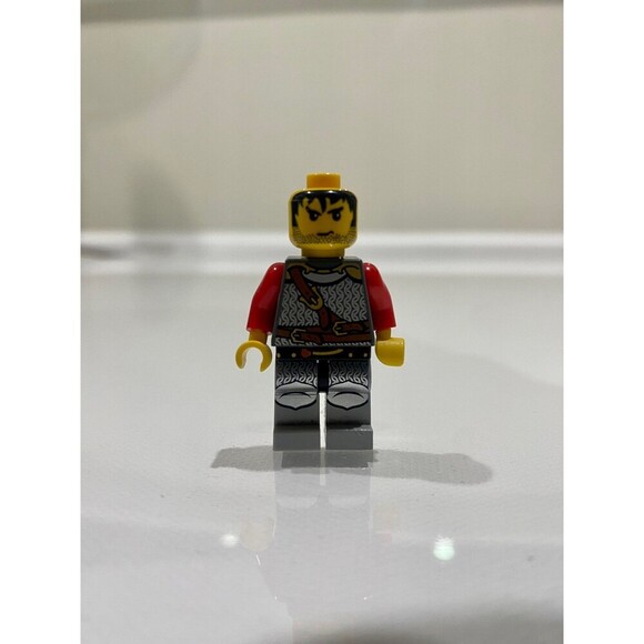 Lego Knight Minifigure - Picture 1 of 3